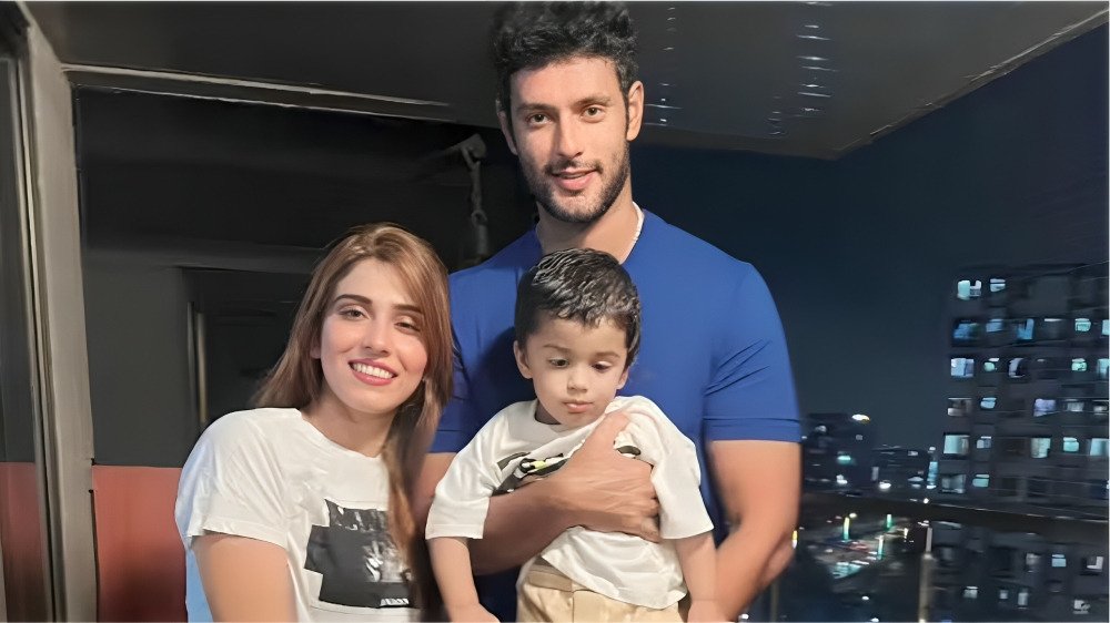 shivam dube height in feet
