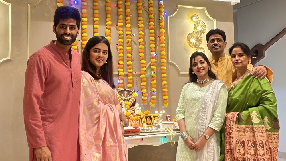 suryakumar yadav family photo